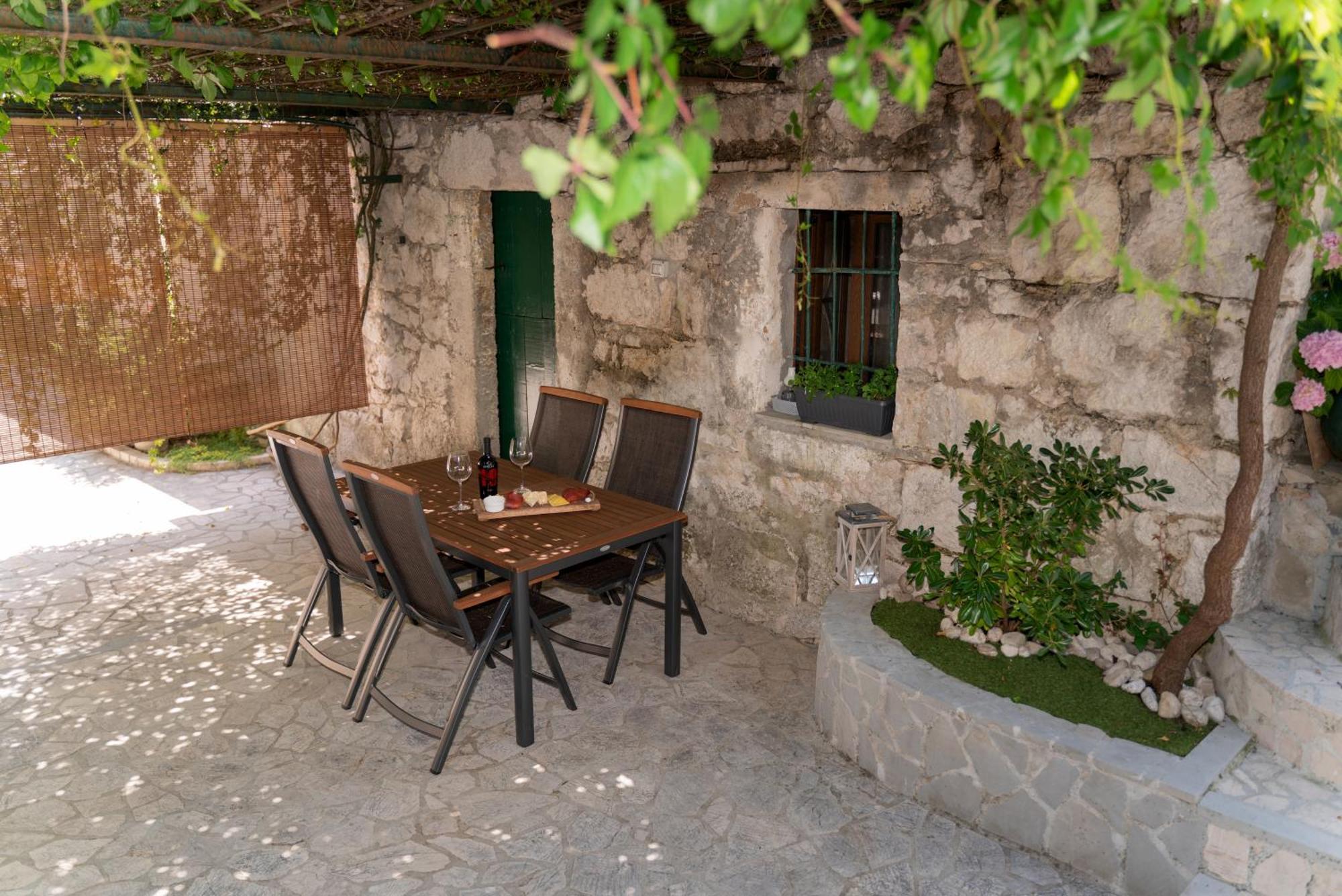 Apartment Srdanovic *